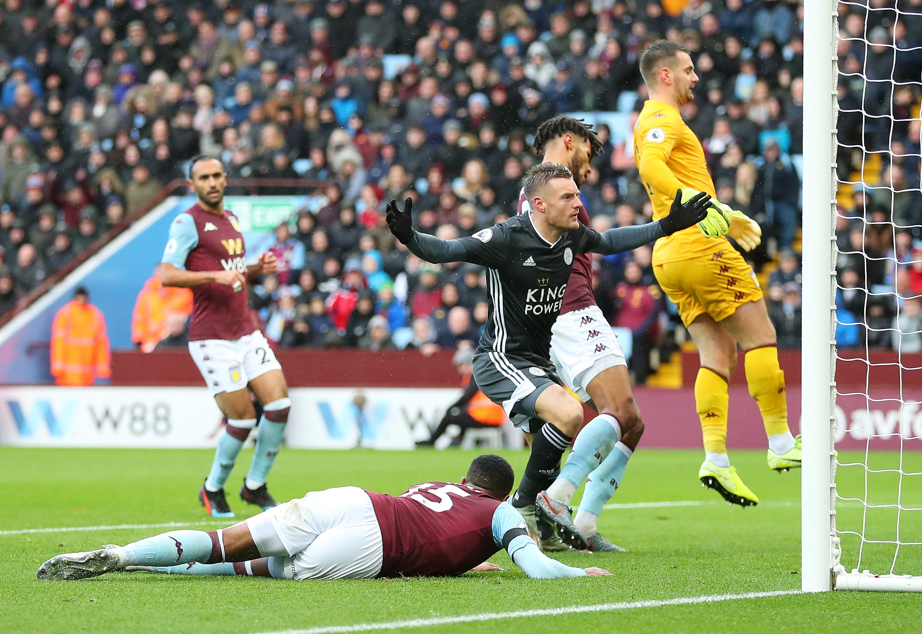 亲临球场的 亲临球场的